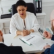 KMU Nachfolge Due Diligence Unterschrift Vertrag Geschäft