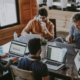 Unternehmensverkauf Schweiz Vorsichtsmaßnahmen : 5 essenzielle - image business - réunion dirigeants business