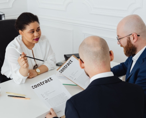 Due Diligence KMU Nachfolge unterschrift vertrag geschäft