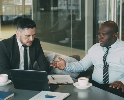 Wie die Übernahme eines Unternehmens finanzieren ? - business - réunion dirigeants business