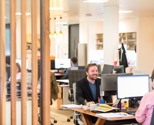 Wie bereitet man eine Unternehmensübertragung vor ? - business - réunion dirigeants business