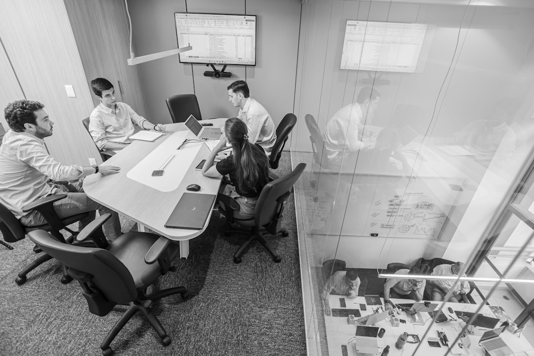 Steuerfallen beim Unternehmensverkauf: Share Deal und indirekte Teilliquidation vermeiden Fusionen und Übernahmen in der Schweiz und in Deutschland Unternehmensverkauf Steuern business deal
