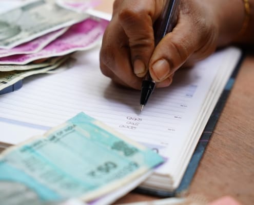 Cross-Border SME Founder Transitions Amid Global PE Fund Shifts - business - réunion dirigeants business Cross-Border SME Founder Transitions Amid Global PE Fund Shifts - business - réunion dirigeants business