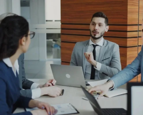 Business transfer: a factor of economic growth - business - réunion dirigeants business