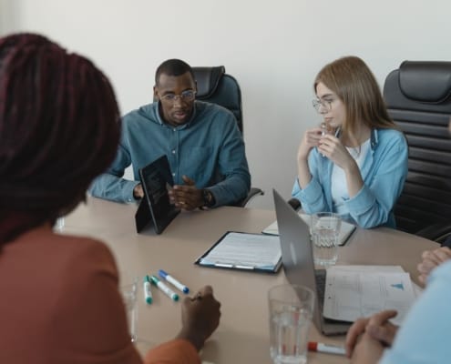 Is there a right time to sell your company and how to do it? - business - réunion dirigeants business Is there a right time to sell your company and how to do it? - business - réunion dirigeants business